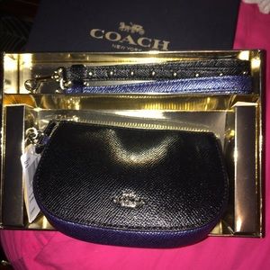 NWT black/blue wristlet